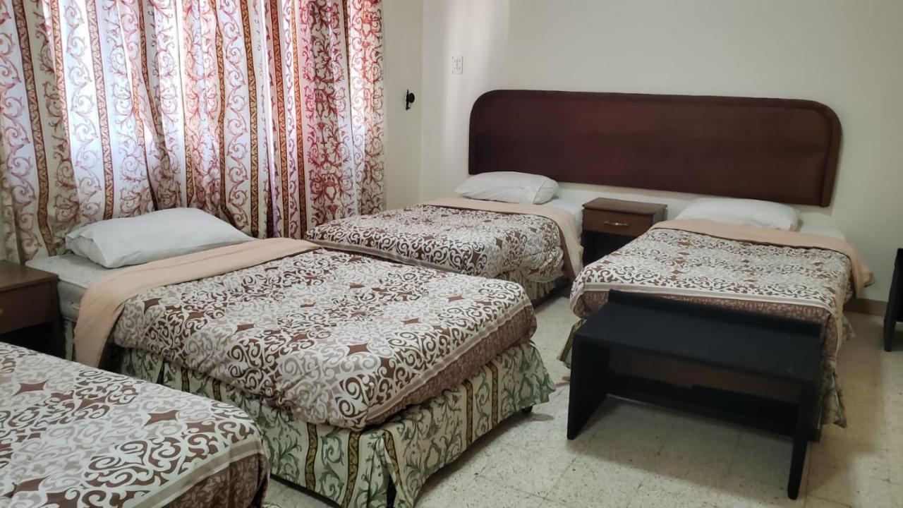 Student House Hostel Μάνταμπα Εξωτερικό φωτογραφία